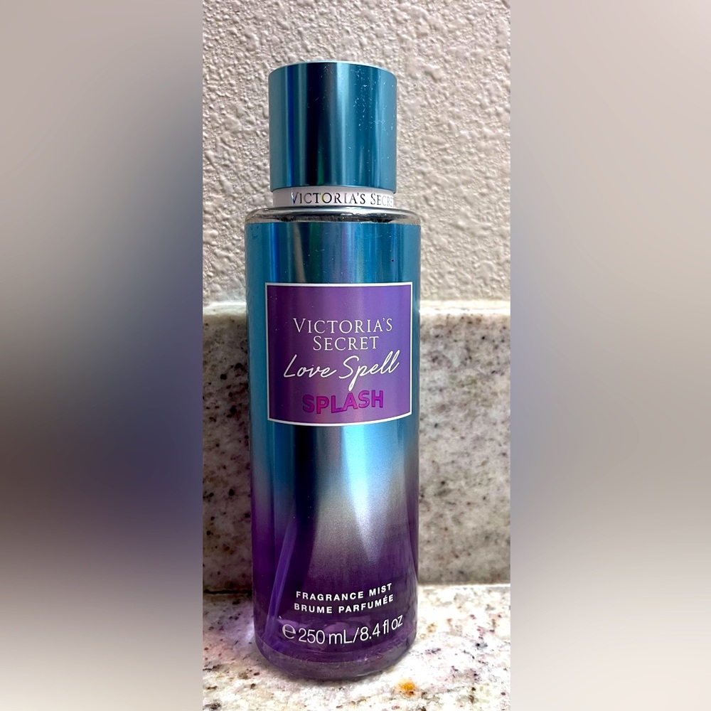 Victoria's Secret Love Spell Splash Body Spray